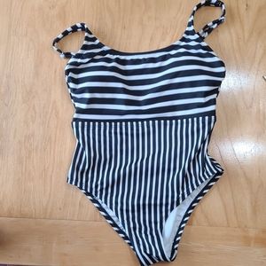 ECO BEACH szS like new bra shelf 1-piece